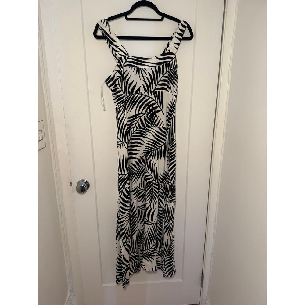 Vince Camuto | Palm Print Paneled Maxi Dress – Size M (Gently Worn) - Picture 3 of 5